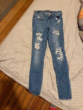 American Eagle Outfitters Women's Ripped Light Blue Skinny Jeans